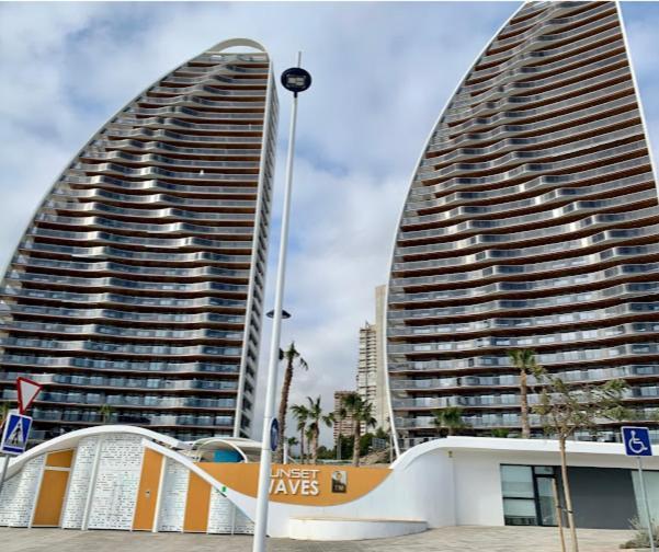 Sunset Waves Benidorm By Mar Holidays المظهر الخارجي الصورة